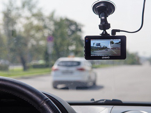 Автомобильный видеорегистратор LEXAND LR400 DUAL Автомобильный видеорегистратор LEXAND LR400 DUAL