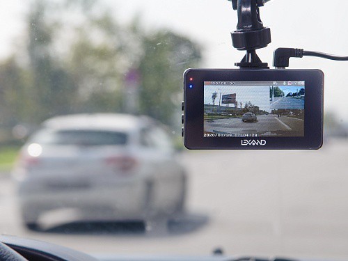 Автомобильный видеорегистратор LEXAND LR400 DUAL Автомобильный видеорегистратор LEXAND LR400 DUAL