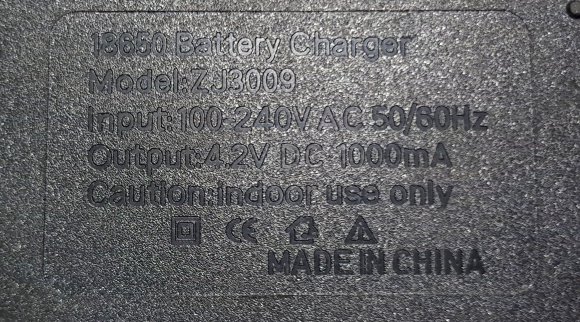 Сетевое зарядное устройство для 2 Li-Ion аккумуляторов 18650 Сетевое зарядное устройство для 2 Li-Ion аккумуляторов 18650