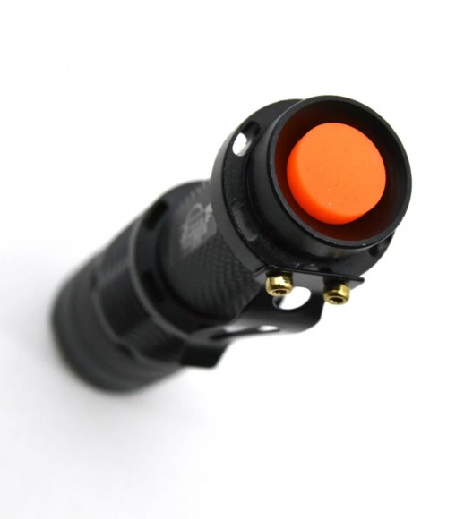 Фонарь подствольный Огонь HQ-132 (LED, 1*14500, з/у 220В) Фонарь подствольный Огонь HQ-132 (LED, 1*14500, з/у 220В)