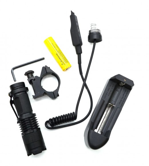 Фонарь подствольный Огонь HQ-132 (LED, 1*14500, з/у 220В) Фонарь подствольный Огонь HQ-132 (LED, 1*14500, з/у 220В)