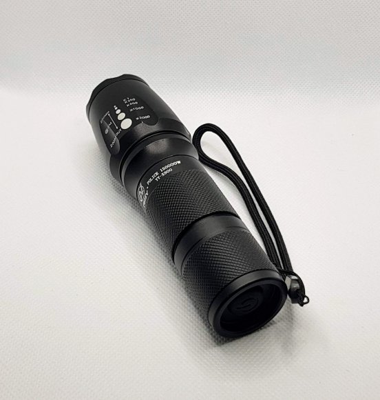 Фонарь YY-X900 T6