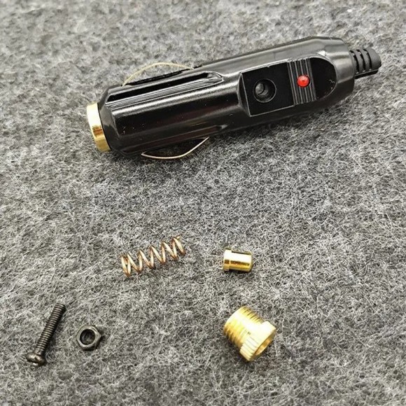 Штекер прикуривателя 20А